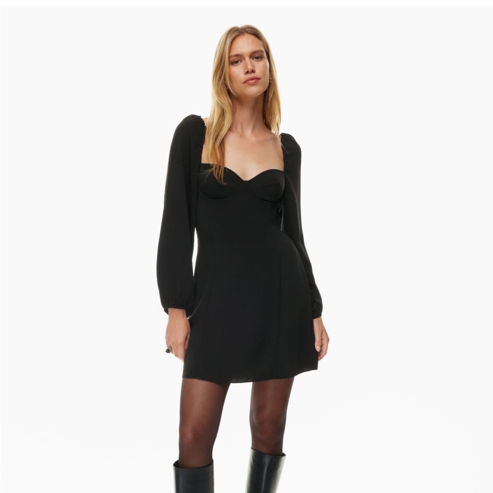 Wilfred Novella Dress!!🖤